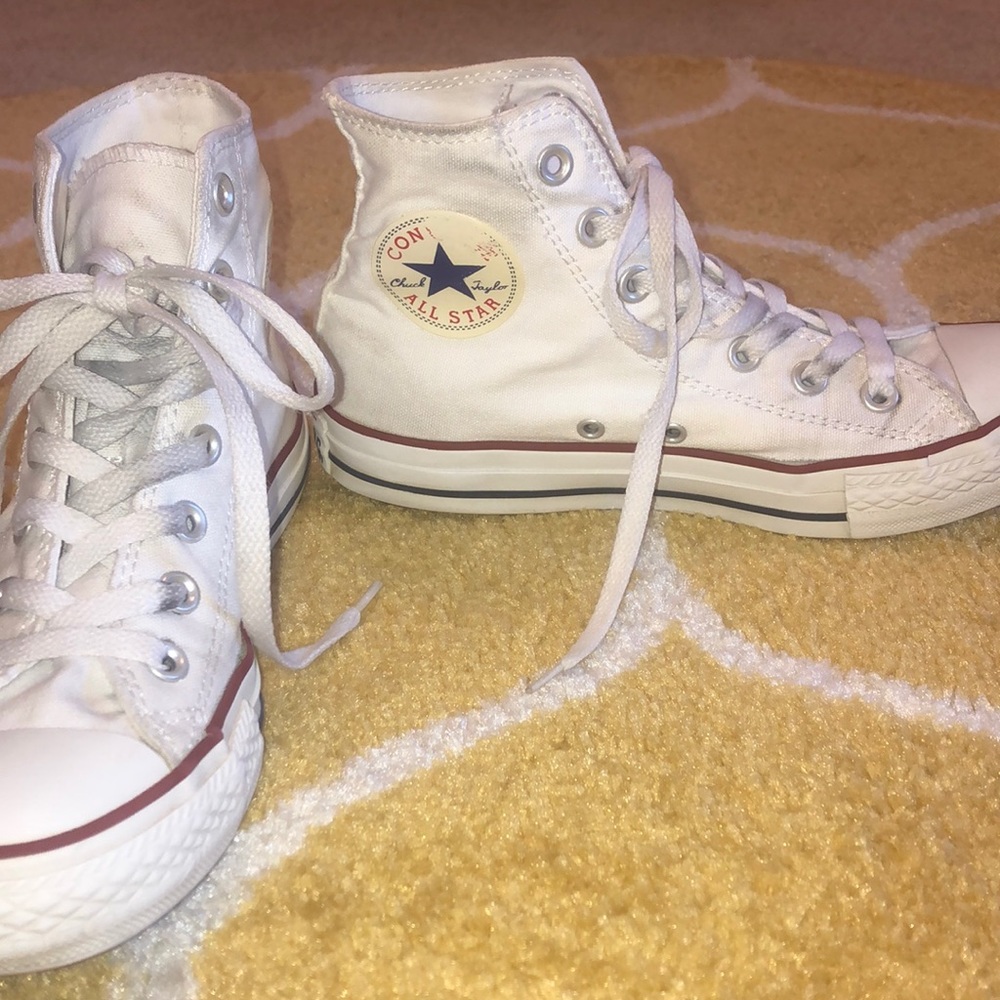 White Converse (Chuck Taylor All Star)